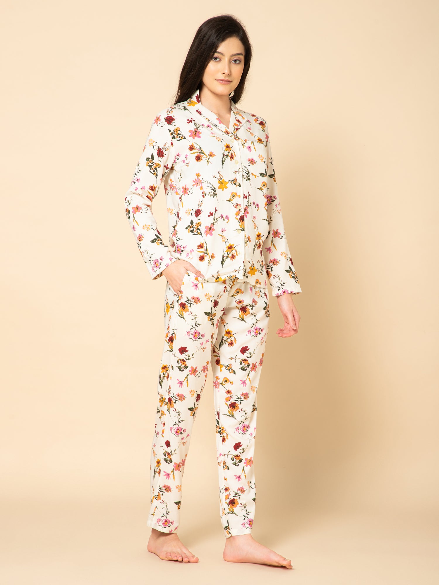 Women White Floral Printed Pyjama Set