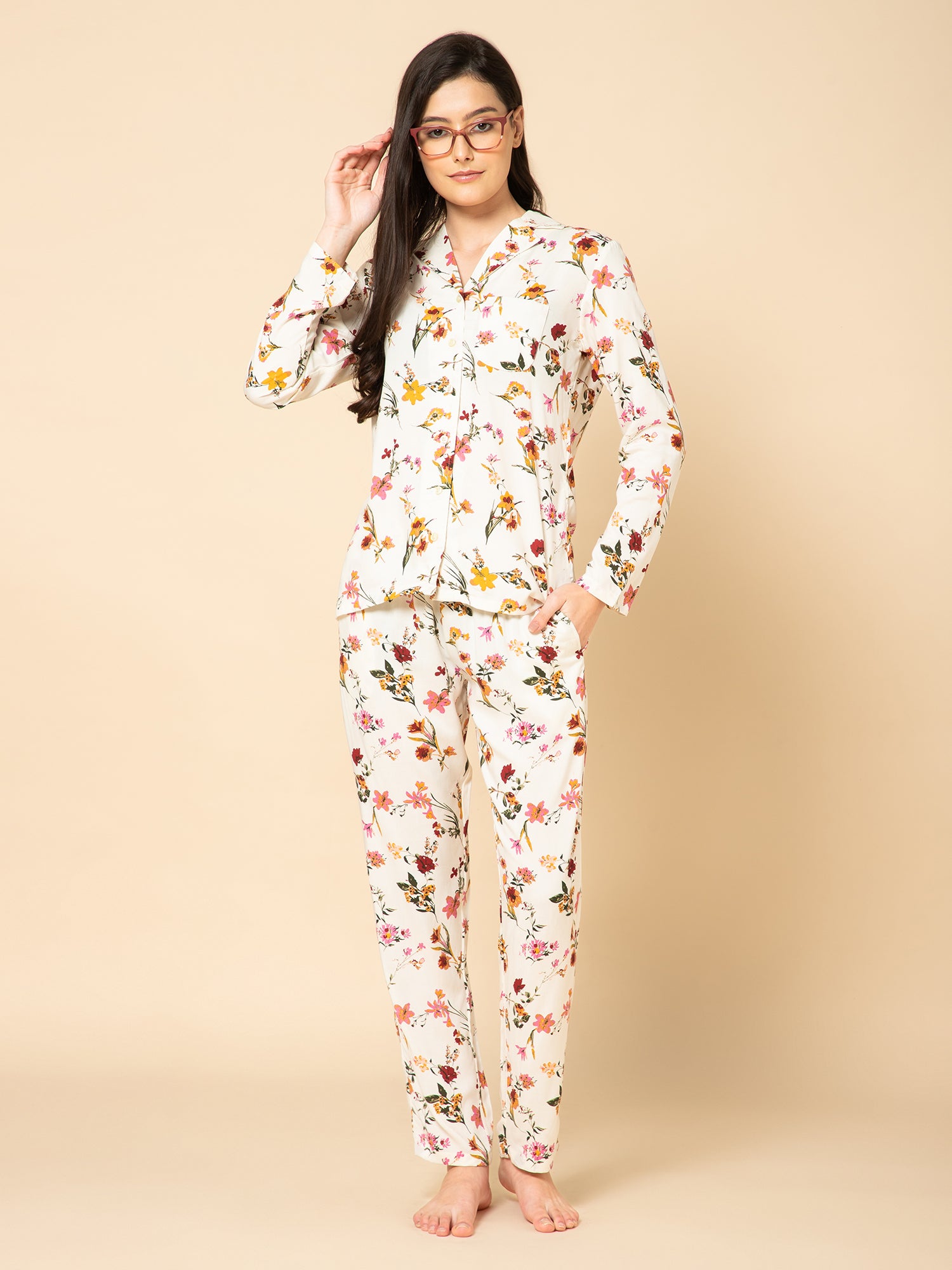 Women White Floral Printed Pyjama Set