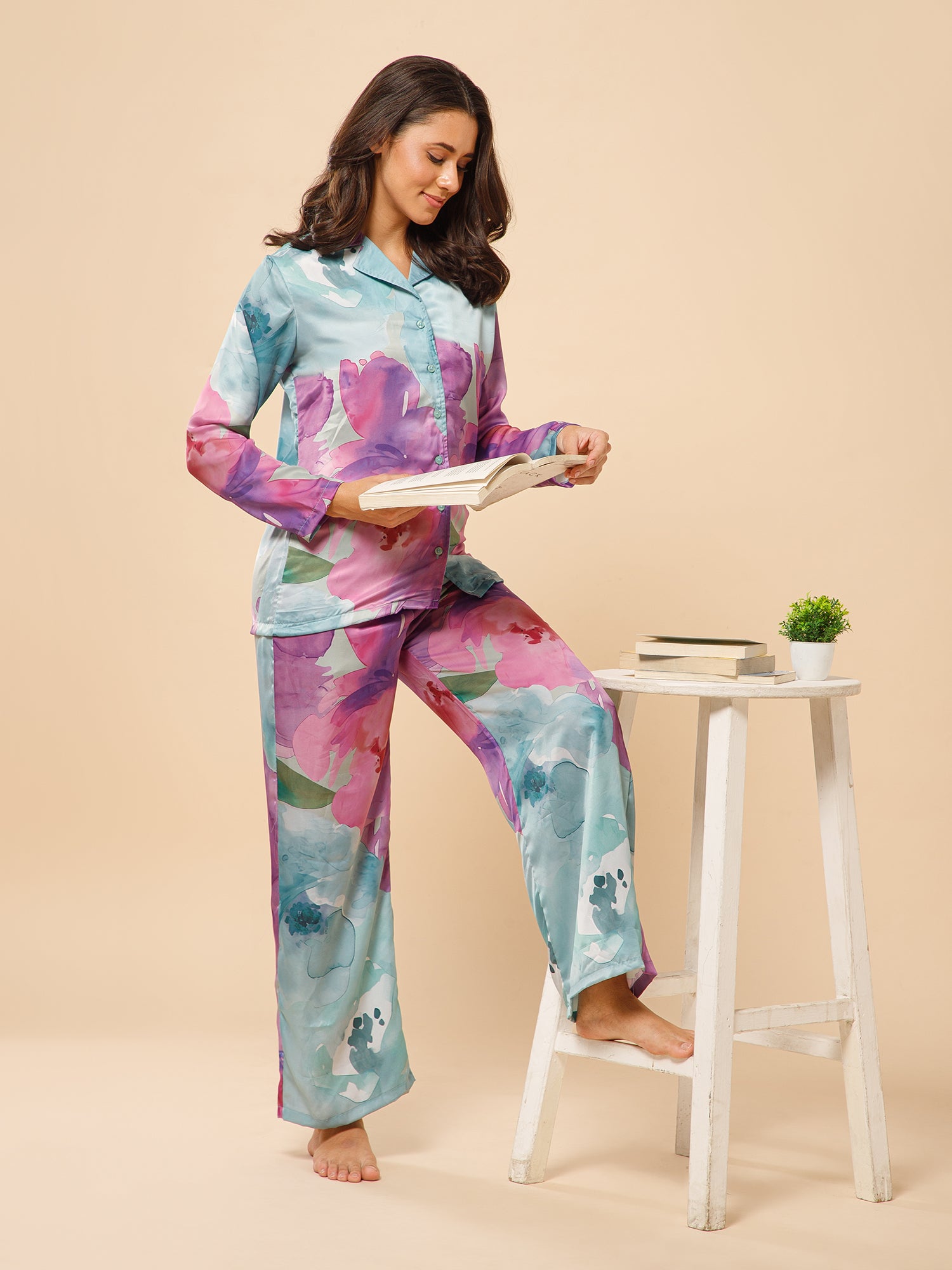 Drape in vogue Soft Blooms Satin Lounge set